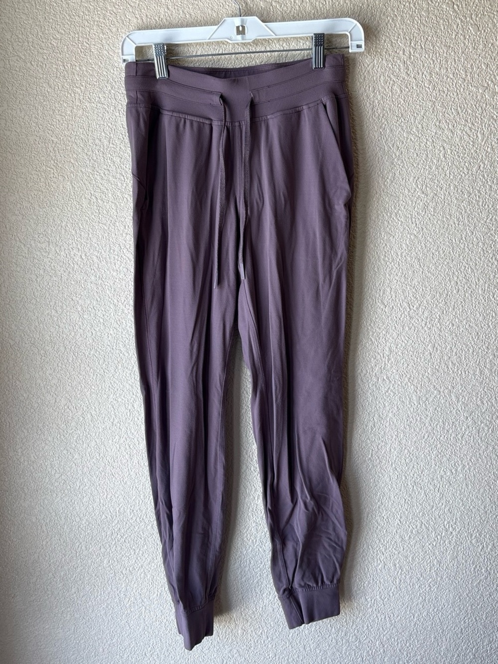 Lululemon Ready to Rulu High-Rise Jogger
Dusky Lavender Size 4